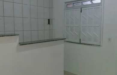 Imagem: A casa possui 1 Dormitório, 1 Banheiro e está localizado