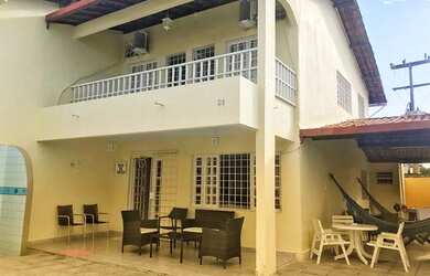 Imagem: A casa em condomínio para alugar possui 4 Dormitórios, 3 Banheiros