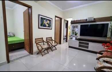 Imagem: A casa possui 2 Dormitórios, 1 Banheiro e 1 Vaga na garagem