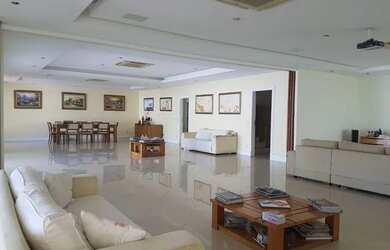 Imagem 8: Casa de condomínio para venda possui 700 metros quadrados com 5 quartos