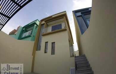 Imagem: A casa em condomínio possui 3 Dormitórios, 2 Banheiros, 2