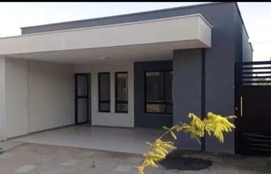 Imagem: A casa em condomínio possui 3 Dormitórios, 2 Banheiros, 2