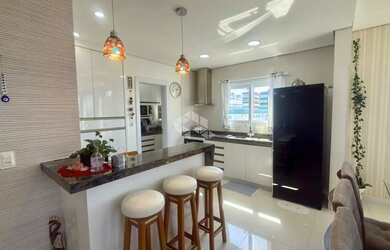 Imagem 8: Dois apartamentos unificados no Centro de Capão da Canoa, com 177 m²...