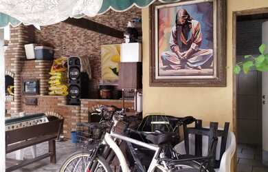 Imagem 5: Casarão com piscina. Piscina, Churrasqueira, VarandaeÁrea de serviço