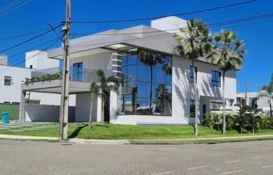 Imagem: A casa em condomínio possui 4 Dormitórios, 4 Banheiros, 4