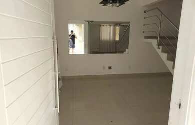 Imagem 15: Sobrado para venda possui 198 metros quadrados com 4 quartos em Buraquinho...