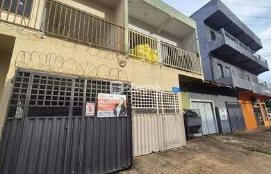 Imagem: A casa possui 2 Dormitórios, 2 Banheiros, 1 Vaga na garagem