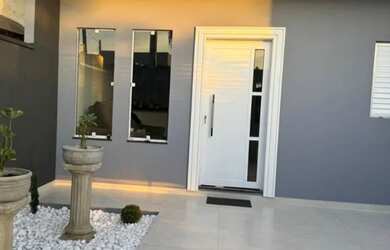 Imagem: A casa possui 2 Dormitórios, 1 Banheiro e 1 Vaga na garagem