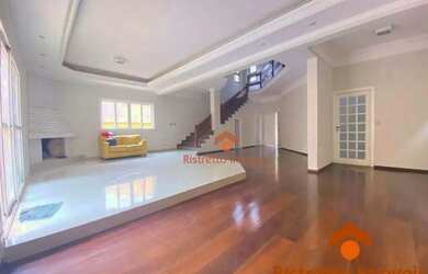 Imagem: A casa em condomínio possui 4 Dormitórios, 4 Banheiros, 4