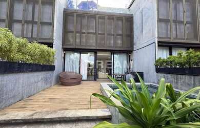 Imagem: A casa possui 5 Dormitórios, 5 Banheiros, 2 Vagas na garagem