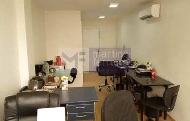 Imagem: O depósito possui 1 Vaga na garagem, 25m² de Área e está