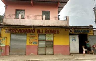 Imagem: A casa possui 2 Dormitórios, 3 Banheiros, 2 Vagas na garagem