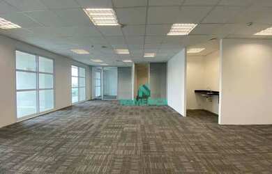 Imagem: O depósito possui 5 Vagas na garagem, 162m² de Área e está