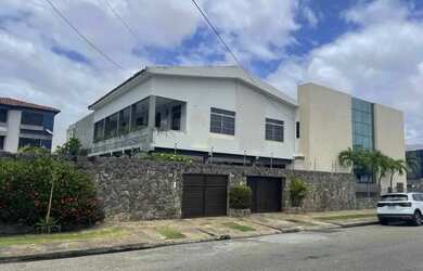 Imagem: O depósito possui 980m² de Área e está localizado em Luzia