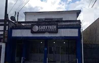 Imagem: O depósito possui 2 Vagas na garagem e 360m² de Área e está