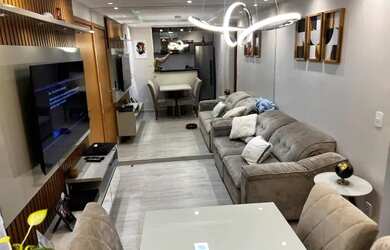 Imagem: O apartamento possui 2 Dormitórios, 1 Banheiro, 1 Vaga na garagem