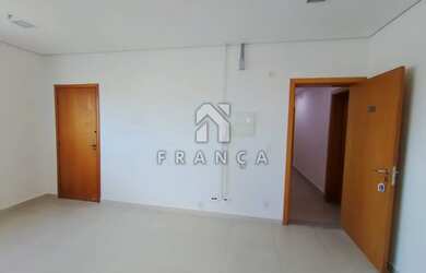 Imagem: O depósito possui 1 Vaga na garagem, 34m² de Área e está