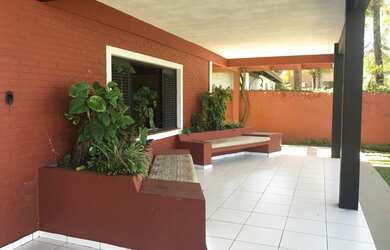 Imagem 3: Casa ampla com vista para o mar e com área de apoio exclusiva pé na...