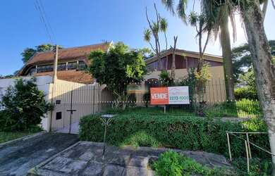 Imagem: A casa possui 2 Dormitórios, 2 Banheiros, 2 Vagas na garagem