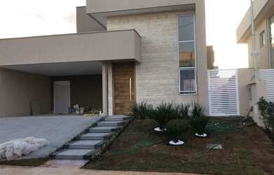 Imagem: A casa em condomínio possui 3 Dormitórios, 4 Banheiros, 4