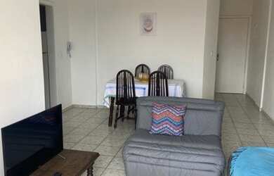 Imagem: O apartamento possui 1 Dormitório, 2 Banheiros e 1 Vaga na