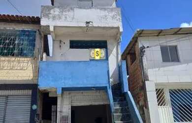 Imagem: A casa possui 5 Dormitórios, 2 Banheiros, 1 Vaga na garagem