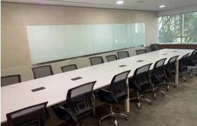 Imagem: O depósito possui 5 Vagas na garagem, 245m² de Área e está