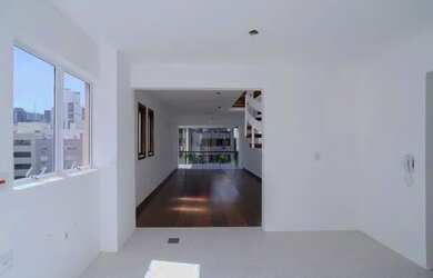 Imagem 2: Cobertura para Venda - 244m², 3 dormitórios, sendo 1 suites, 4 vagas...