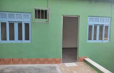 Imagem: A casa possui 1 Dormitório, 1 Banheiro e está localizado