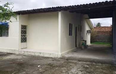 Imagem: A casa possui 3 Dormitórios, 1 Banheiro, 5 Vagas na garagem