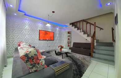 Imagem: A casa possui 2 Dormitórios, 1 Banheiro, 1 Vaga na garagem