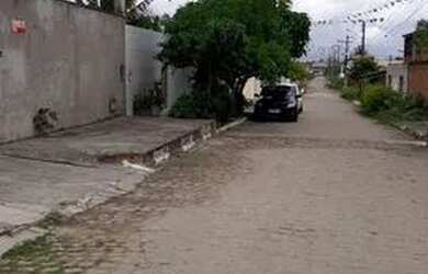 Imagem: A casa possui 2 Dormitórios, 2 Banheiros, 5 Vagas na garagem