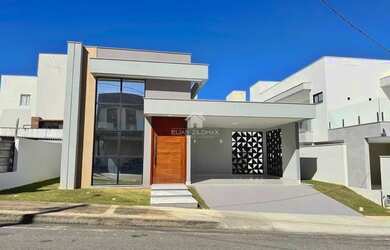 Imagem: A casa em condomínio possui 3 Dormitórios, 4 Banheiros, 2