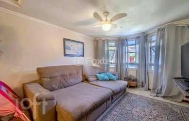 Imagem: A casa possui 2 Dormitórios, 2 Banheiros, 2 Vagas na garagem