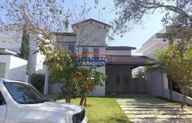 Imagem: A casa em condomínio possui 5 Dormitórios, 4 Banheiros, 2