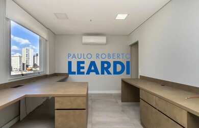 Imagem: O depósito possui 1 Vaga na garagem, 38m² de Área e está