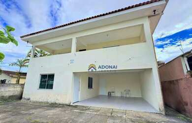 Imagem: A casa possui 5 Dormitórios, 3 Banheiros, 4 Vagas na garagem