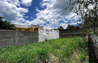 Imagem: O terreno possui 800m² de Área, Imóvel novo e está localizado