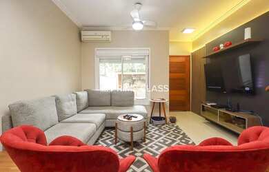 Imagem: A casa possui 2 Dormitórios, 3 Banheiros, 2 Vagas na garagem