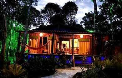 Imagem: A casa possui 3 Dormitórios, 4 Banheiros, 2 Vagas na garagem