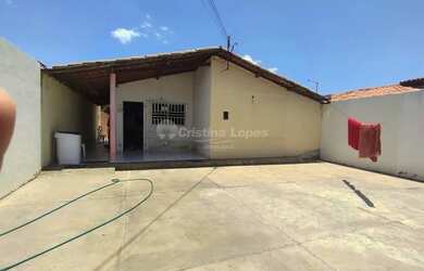 Imagem: A casa possui 2 Dormitórios, 2 Banheiros, 10m² de Área e