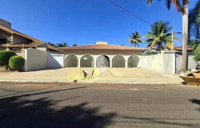 Imagem: O depósito possui 5 Vagas na garagem, 316m² de Área e Imóvel