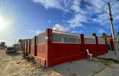 Imagem: A casa possui 3 Dormitórios, 3 Banheiros, 375m² de Área e