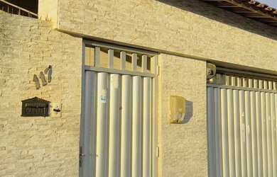 Imagem: A casa possui 3 Dormitórios, 3 Banheiros, 3 Vagas na garagem