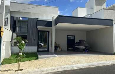 Imagem: A casa em condomínio possui 3 Dormitórios, 4 Banheiros, 2