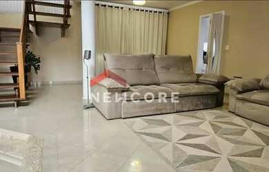 Imagem: A casa em condomínio possui 4 Dormitórios, 5 Banheiros, 3