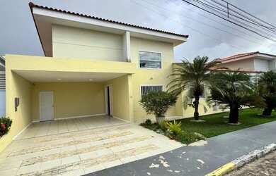 Imagem: A casa em condomínio possui 4 Dormitórios, 3 Banheiros, 2