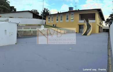 Imagem: O depósito possui 5 Vagas na garagem e 296m² de Área e está