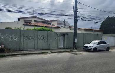 Imagem: A casa possui 5 Dormitórios, 5 Banheiros, 5 Vagas na garagem