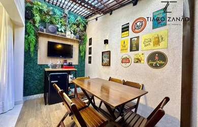 Imagem: A casa possui 3 Dormitórios, 2 Banheiros, 2 Vagas na garagem